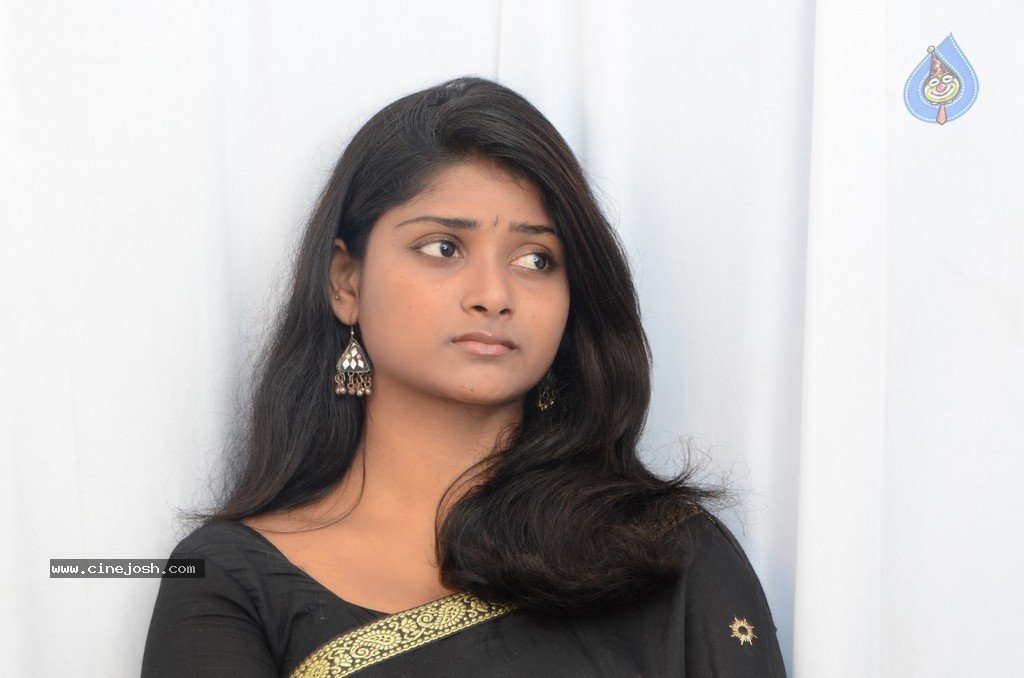 Life Movie Stills n Walls - 83 / 110 photos