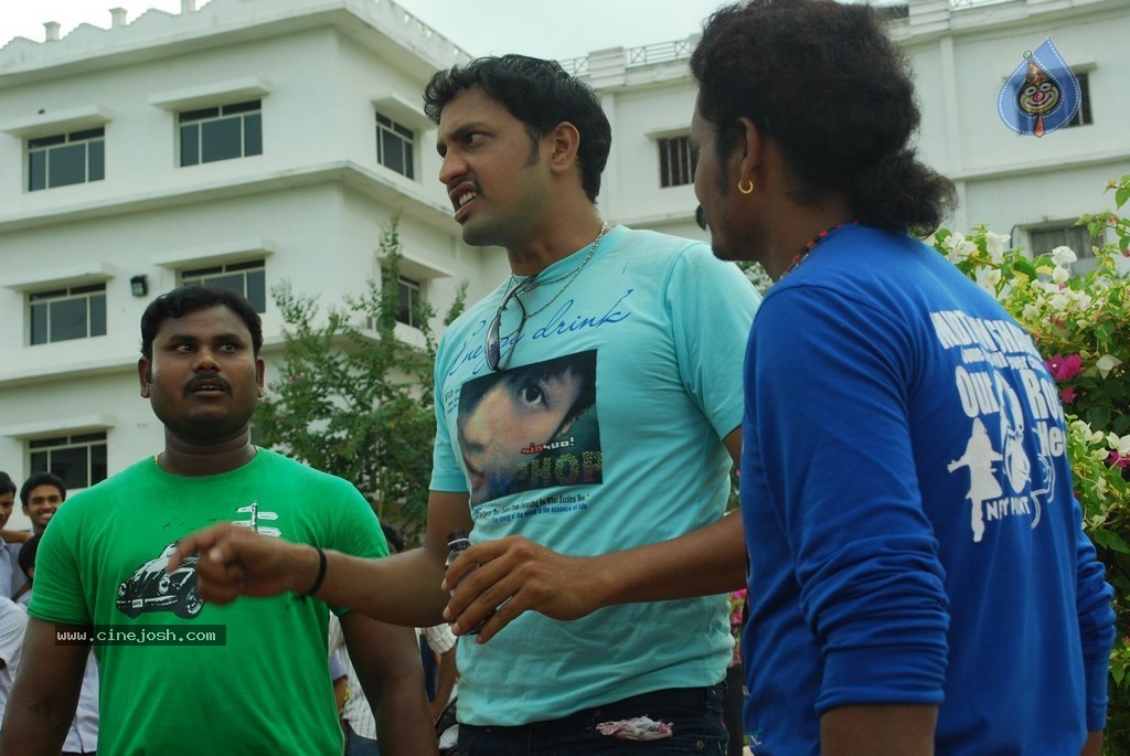 Life Movie Stills n Walls - 84 / 110 photos