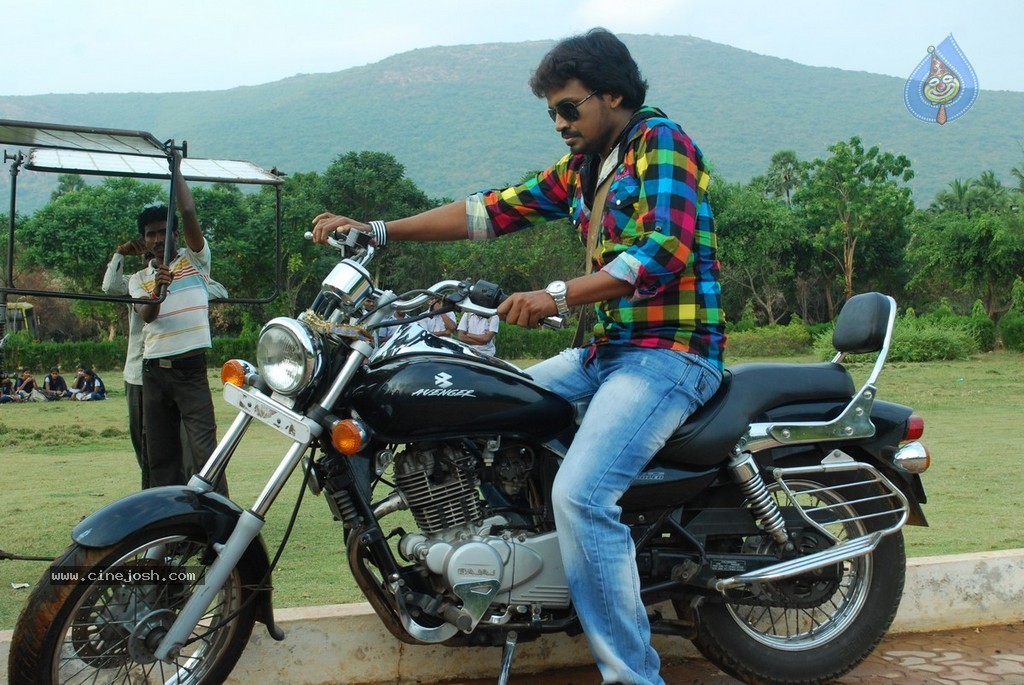 Life Movie Stills n Walls - 91 / 110 photos