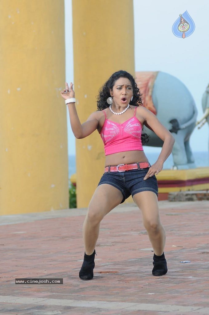 Loduku Pandi Tamil Movie Photos - 22 / 47 photos