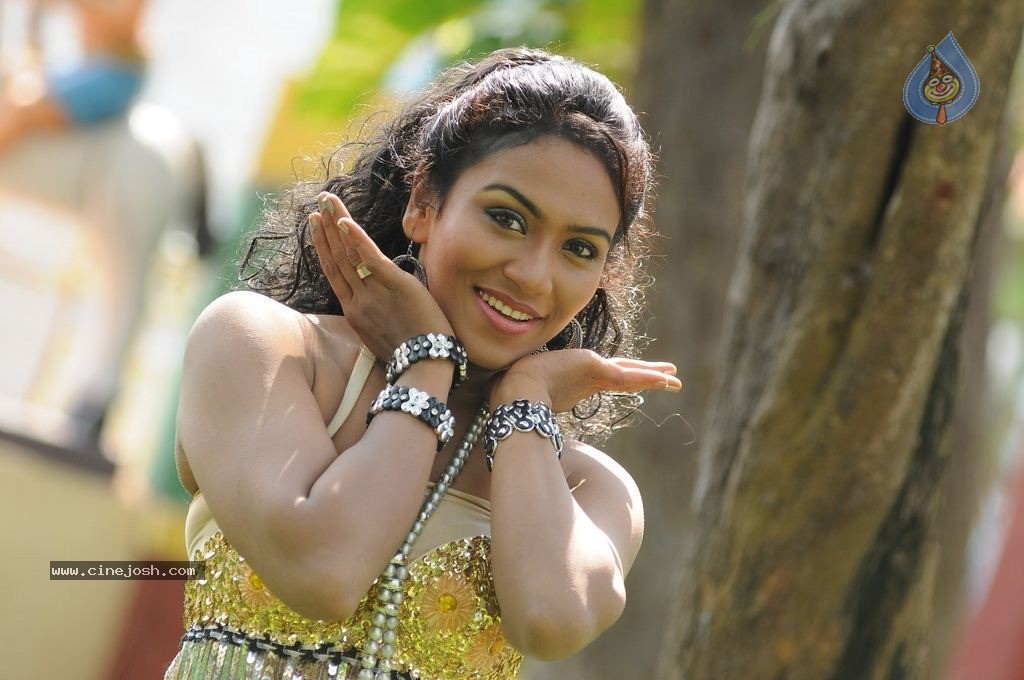 Loduku Pandi Tamil Movie Photos - 38 / 47 photos