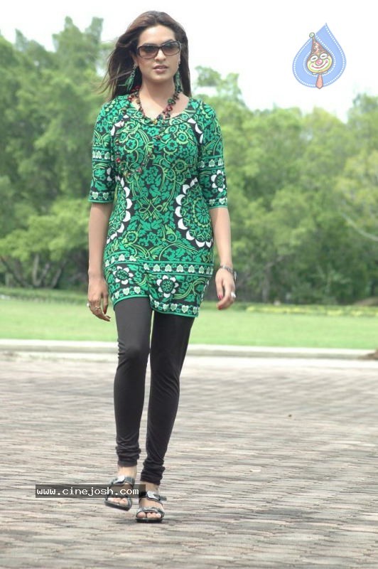 Lokame Kottaga Movie Photos - 21 / 31 photos