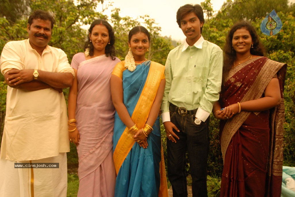 Lollu Dada Parak Parak Tamil Movie Stills - 39 / 68 photos