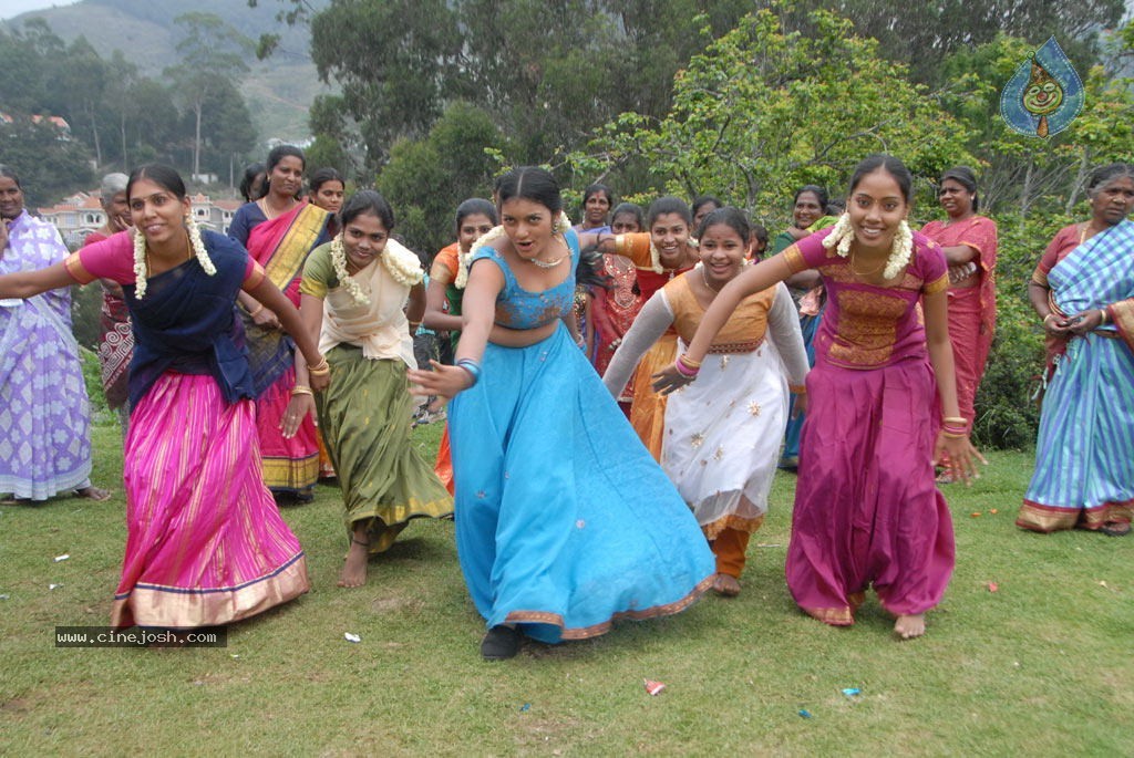 Lollu Dada Parak Parak Tamil Movie Stills - 65 / 68 photos