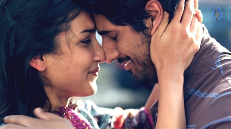 London Life Movie Photos - 5 / 10 photos