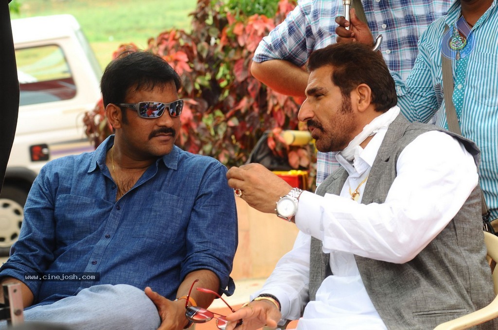 Loukyam Movie Working Stills n Posters - 39 / 40 photos