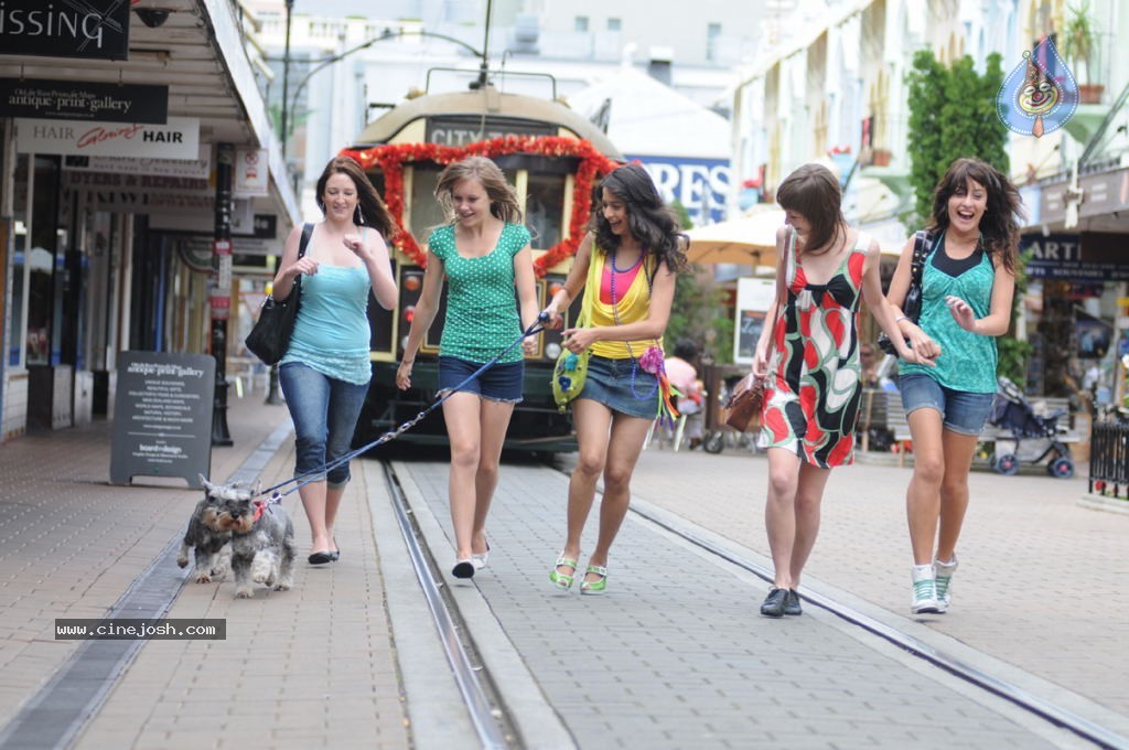 Love 4 Ever Movie Stills - 39 / 40 photos