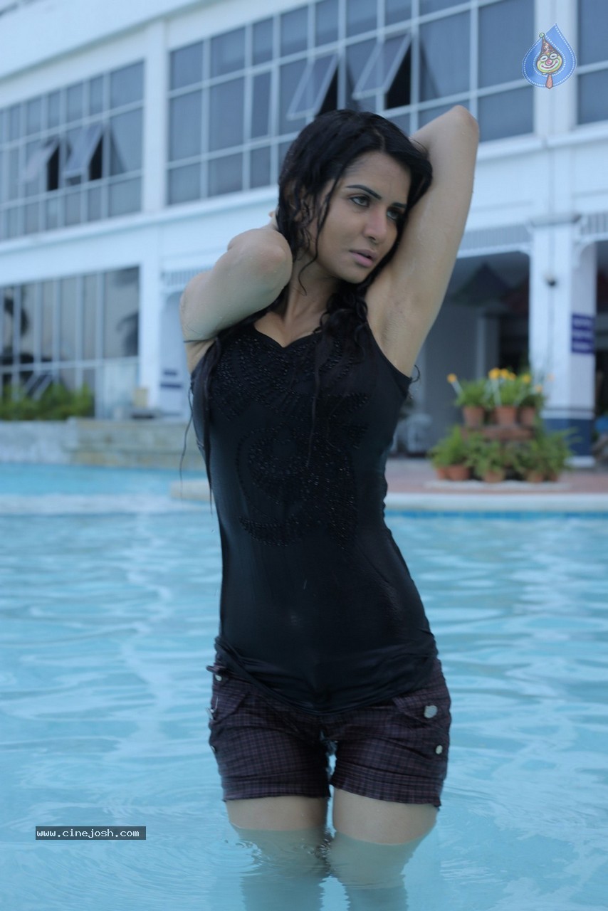 Love Boom Movie Stills - 18 / 70 photos