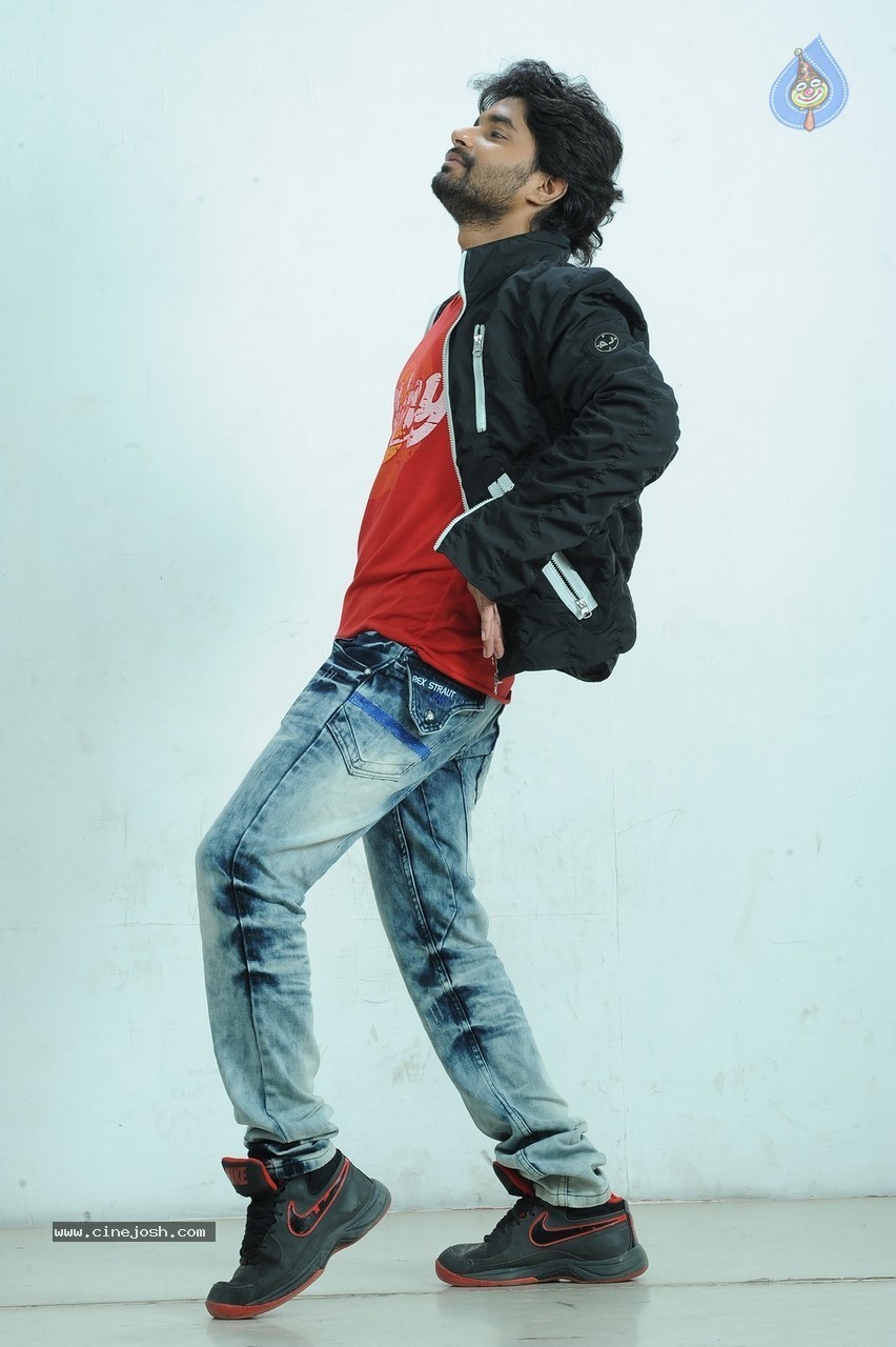 Love Boom Movie Stills - 34 / 70 photos