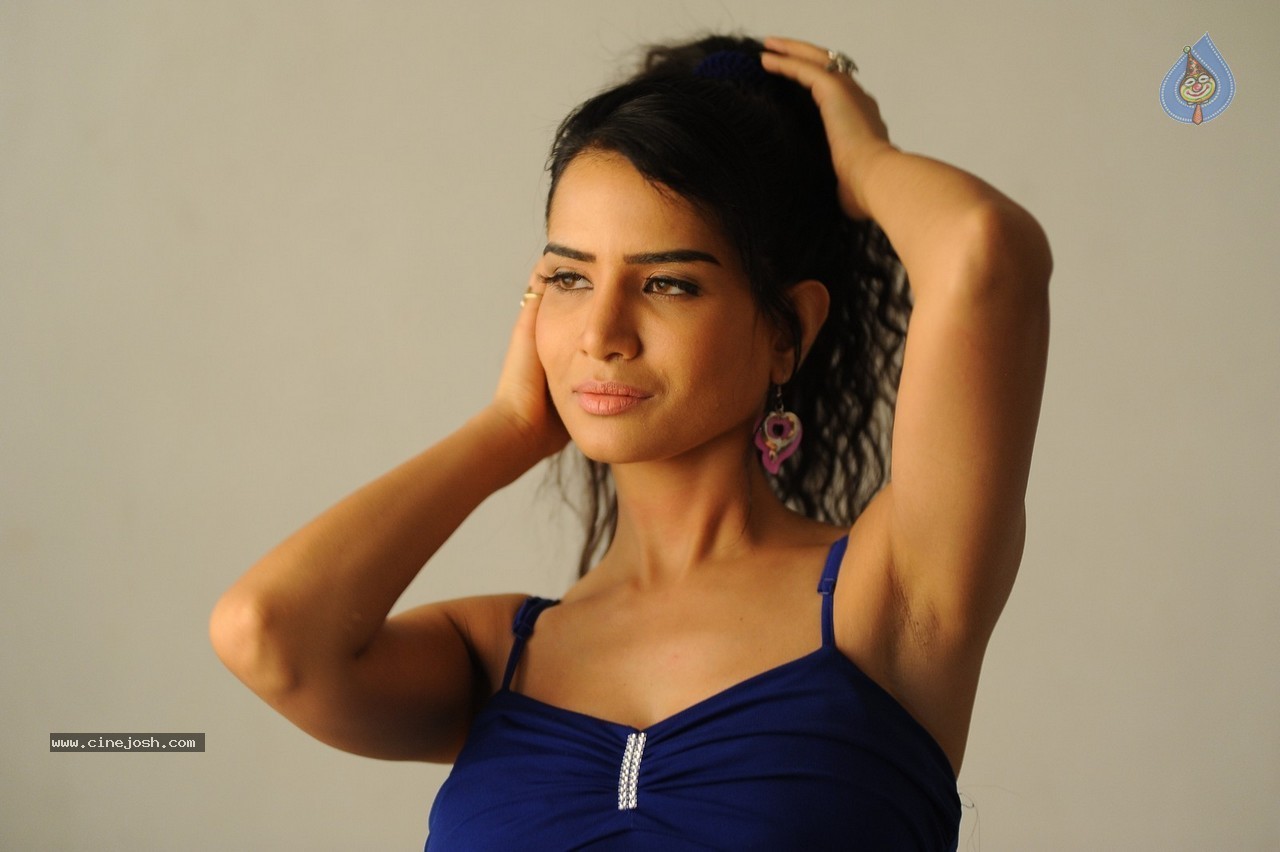 Love Boom Movie Stills - 36 / 70 photos