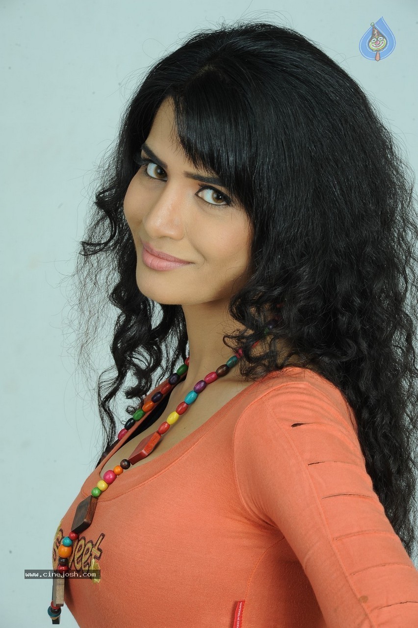 Love Boom Movie Stills - 39 / 70 photos