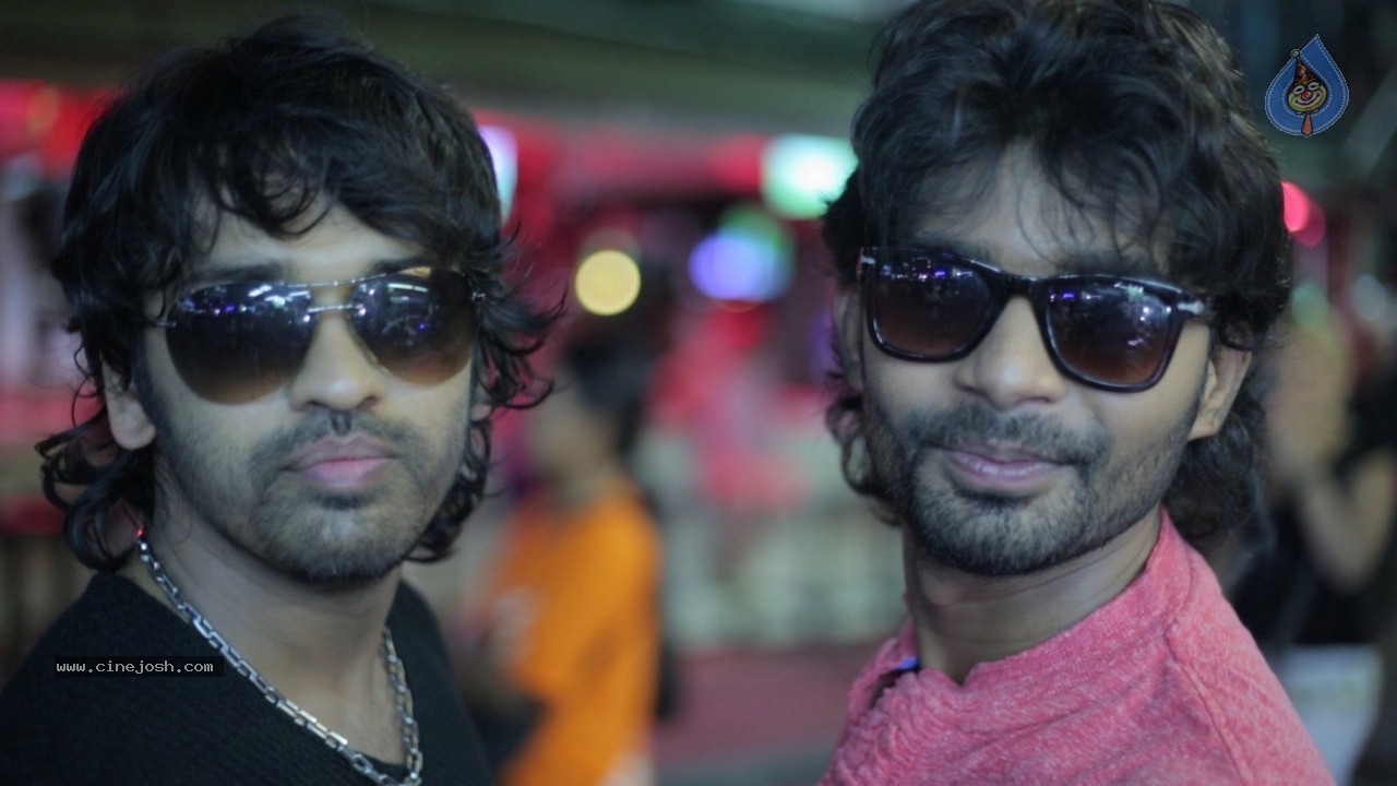 Love Boom Movie Stills - 48 / 70 photos