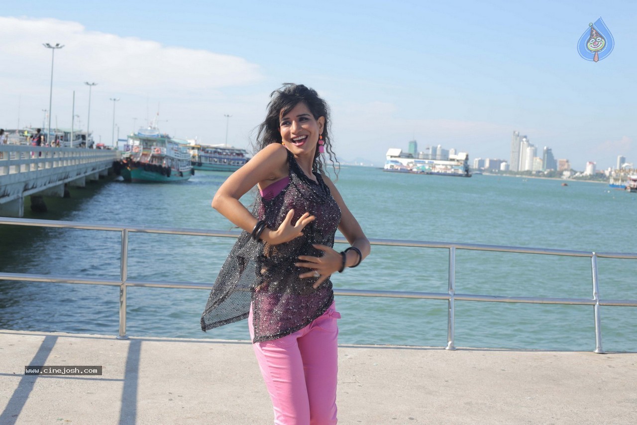 Love Boom Movie Stills - 56 / 70 photos