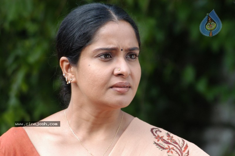 Love Chesthe Movie New Stills - 41 / 111 photos