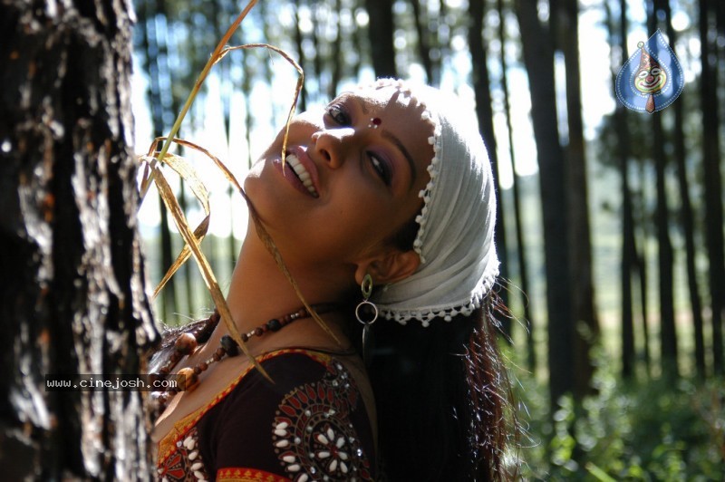 Love Chesthe Movie New Stills - 45 / 111 photos