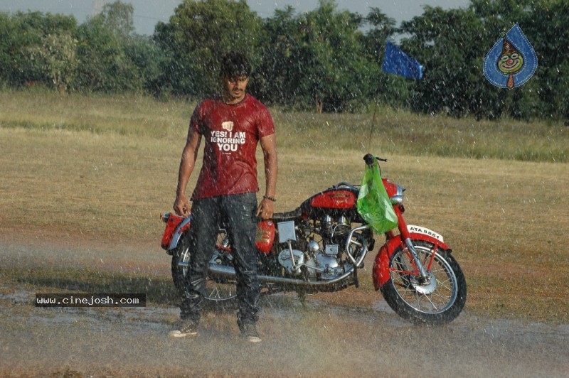 Love Chesthe Movie New Stills - 83 / 111 photos