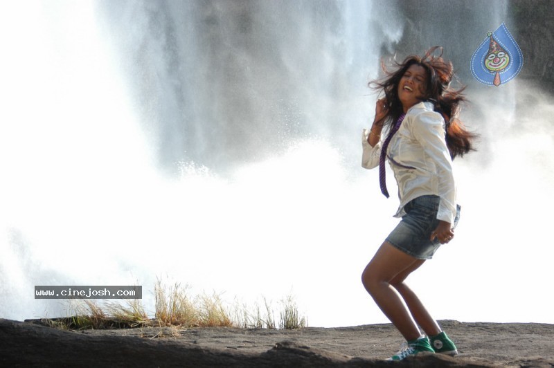 Love Chesthe Movie New Stills - 101 / 111 photos