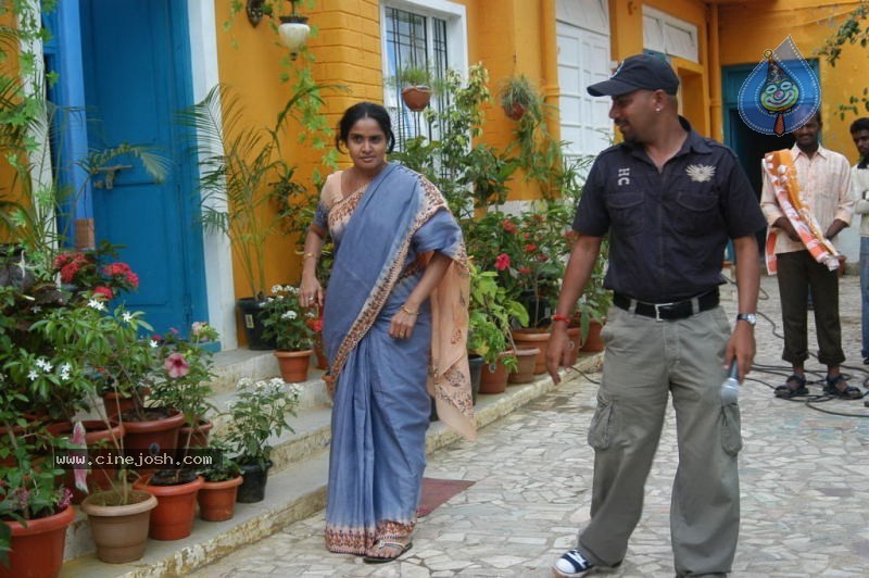 Love Chesthe Movie Stills - 11 / 39 photos