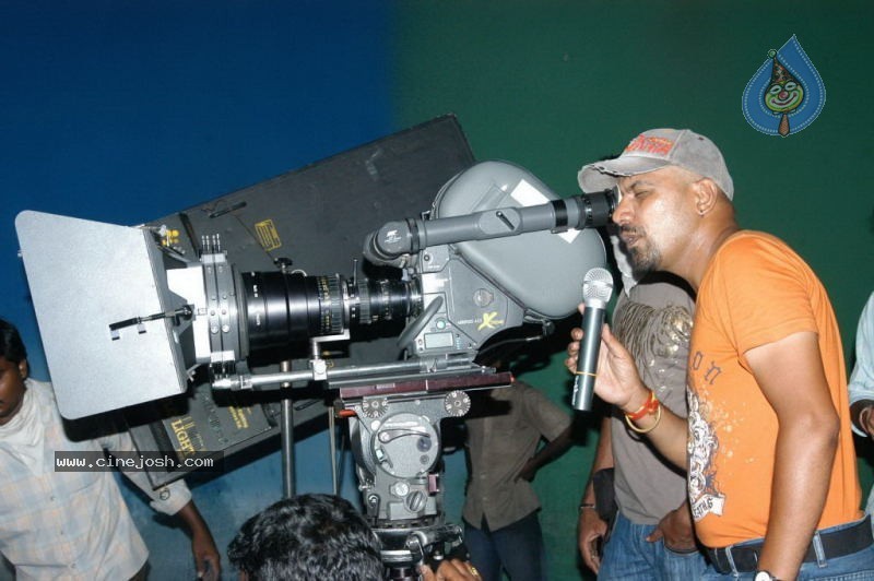 Love Chesthe Movie Stills - 25 / 39 photos