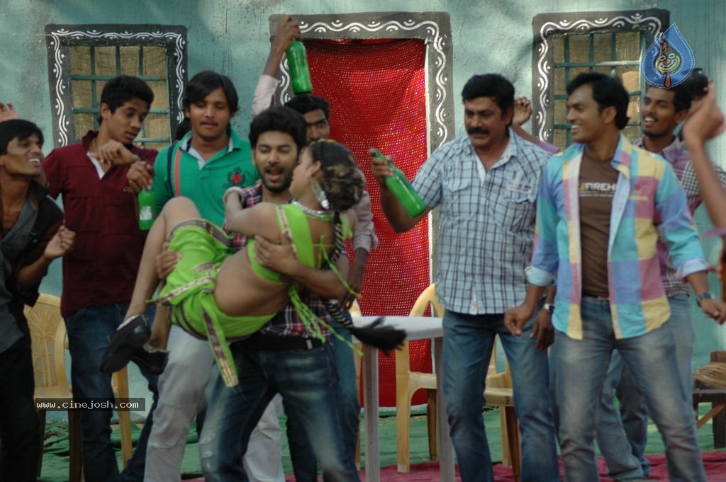 Love Idiots Movie Latest Stills - 41 / 89 photos