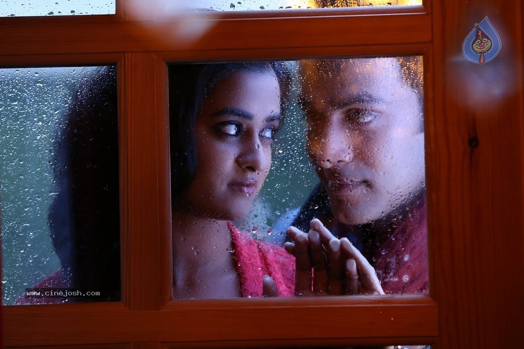 Love in London Stills n Walls - 40 / 54 photos