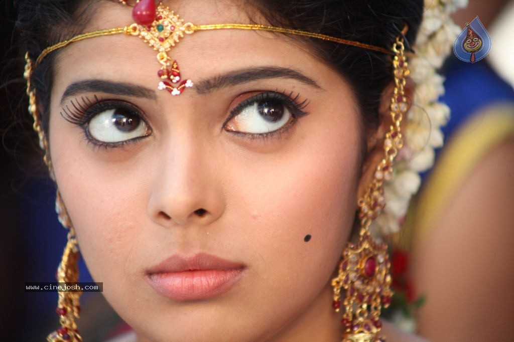 Love U Bangaram Movie New Pics - 2 / 138 photos