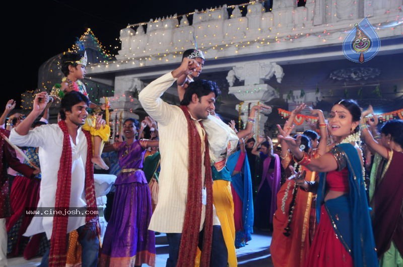 Maa Abbai Engineering Student Movie Stills - 7 / 34 photos