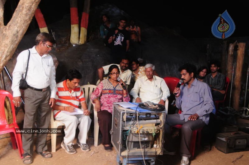 Maa Abbai Engineering Student Movie Stills - 32 / 34 photos