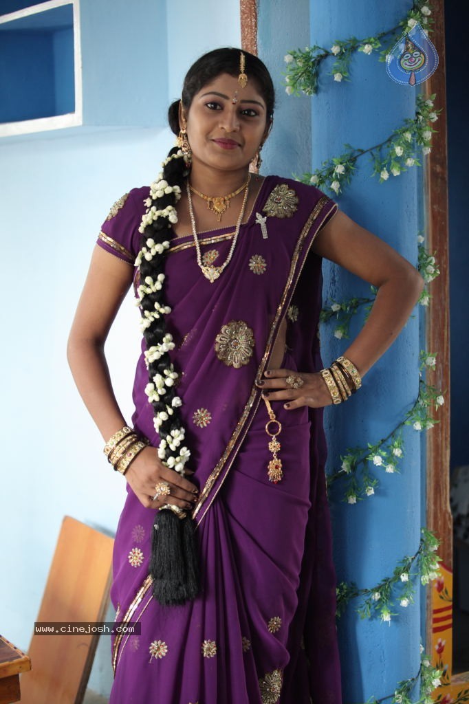 Maa Palle Repallantaa Movie Stills - 10 / 42 photos