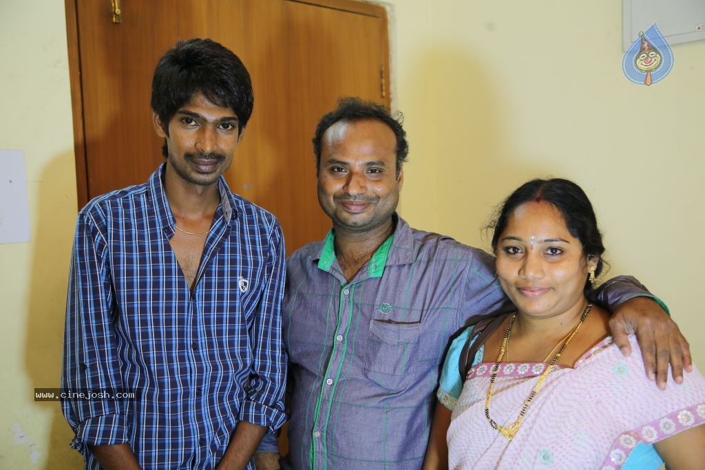 Maa Palle Repallantaa Movie Stills - 30 / 42 photos