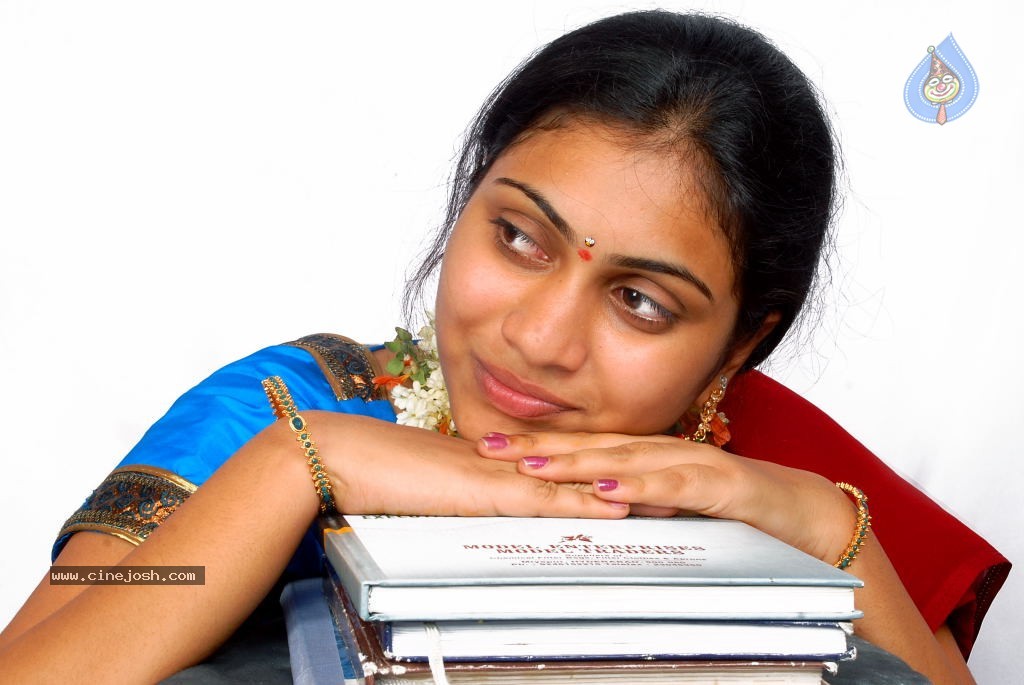 Maa Voollo Osari Em Jarigindante Movie Stills - 29 / 46 photos