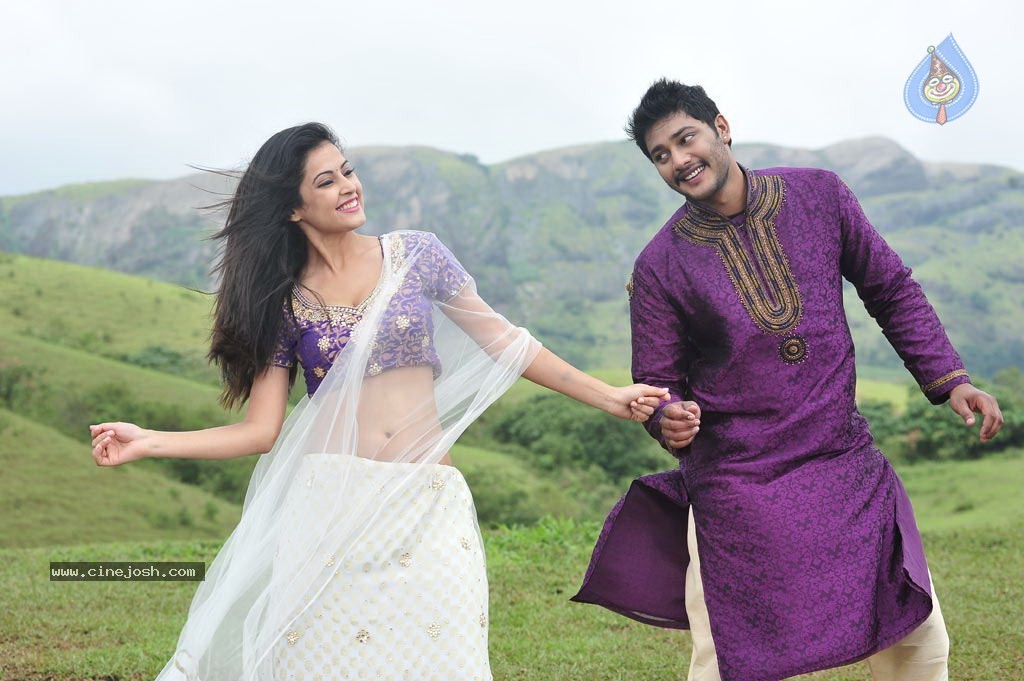 Maanadhi Mayam Seithai Tamil Movie Photos - 49 / 115 photos