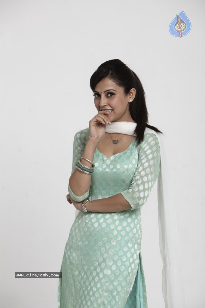 Maanathi Mayam Seithai Tamil Movie Stills n Walls - 46 / 50 photos