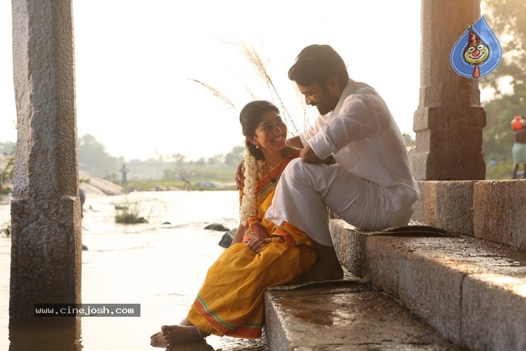 Maari 2 Movie Stills And Working Stills - 26 / 56 photos