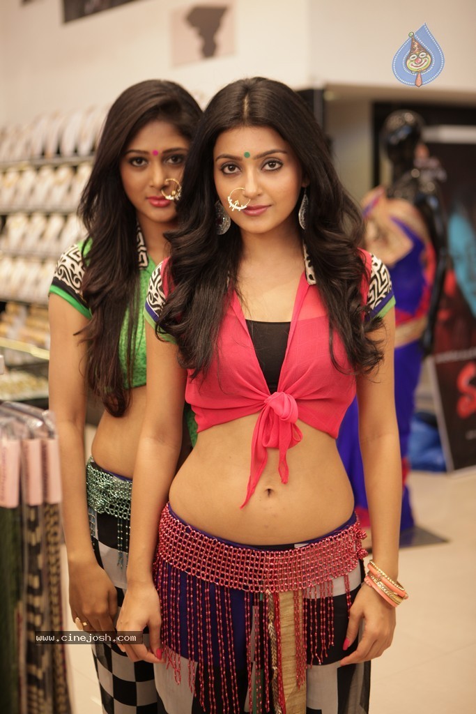 Maaya Movie Dhothi Dance Stills - 7 / 19 photos