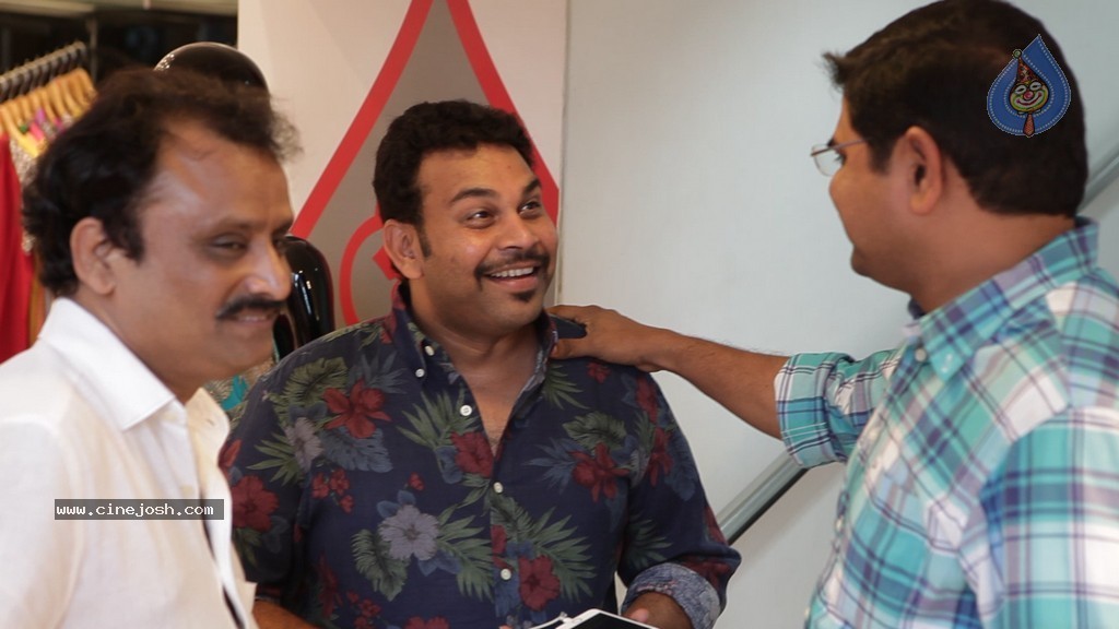 Maaya Movie Dhothi Dance Stills - 12 / 19 photos