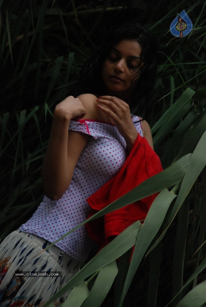 Maayai Tamil Movie New Stills - 20 / 51 photos