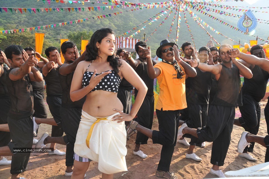 Machan Tamil Movie Hot Photos - 34 / 99 photos