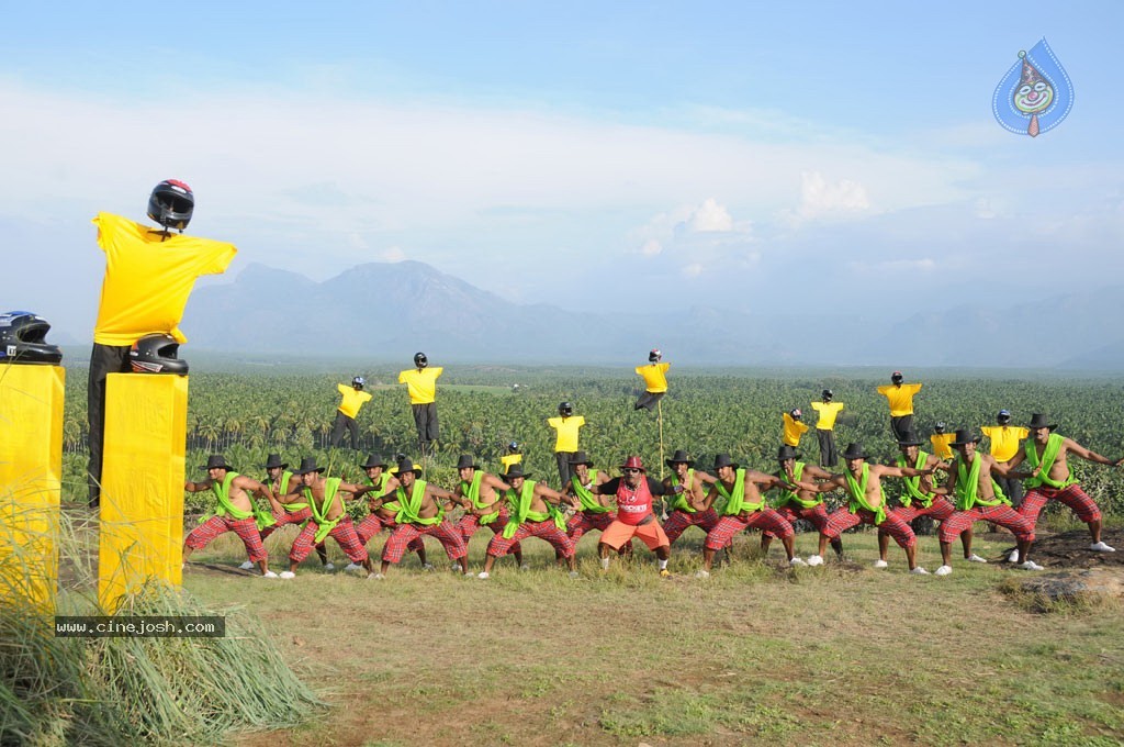 Machan Tamil Movie Hot Photos - 45 / 99 photos