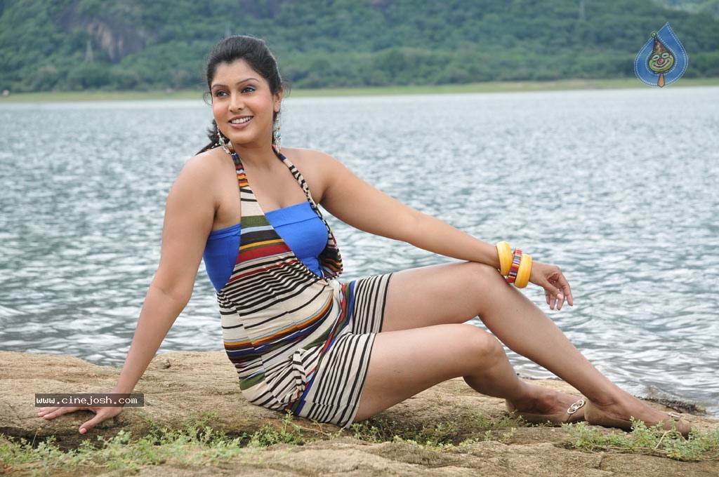 Machan Tamil Movie Hot Photos - 48 / 99 photos