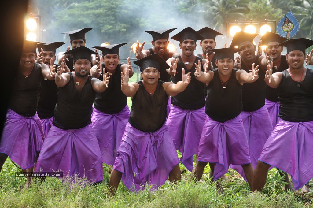 Machan Tamil Movie Hot Photos - 51 / 99 photos