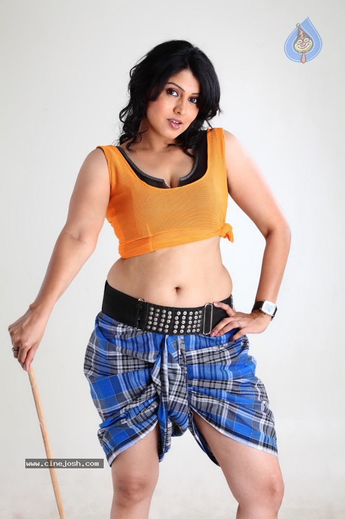 Machan Tamil Movie Spicy Stills - 17 / 55 photos