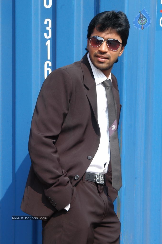 Madatha Kaja Movie Stills - 13 / 32 photos