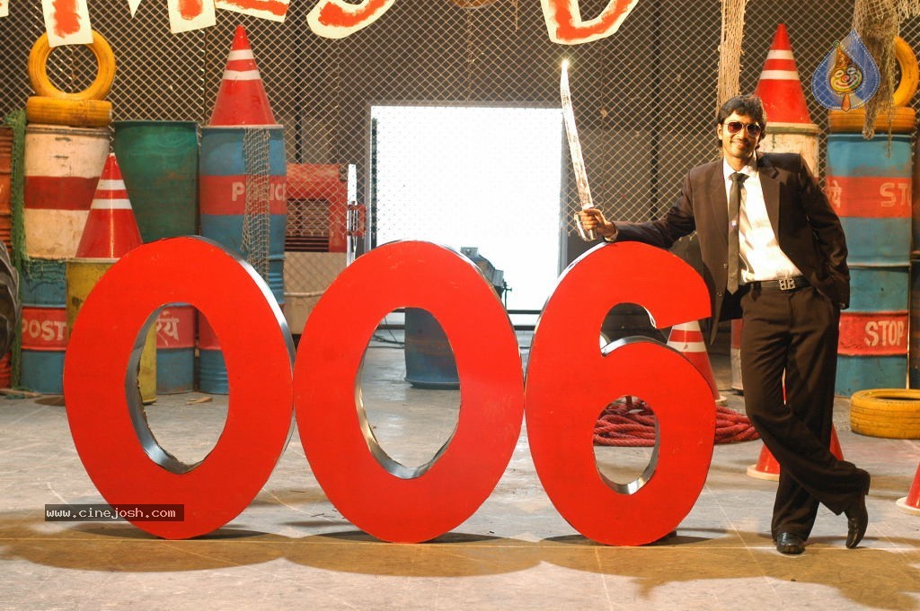 Madatha Kaja Movie Stills - 16 / 32 photos