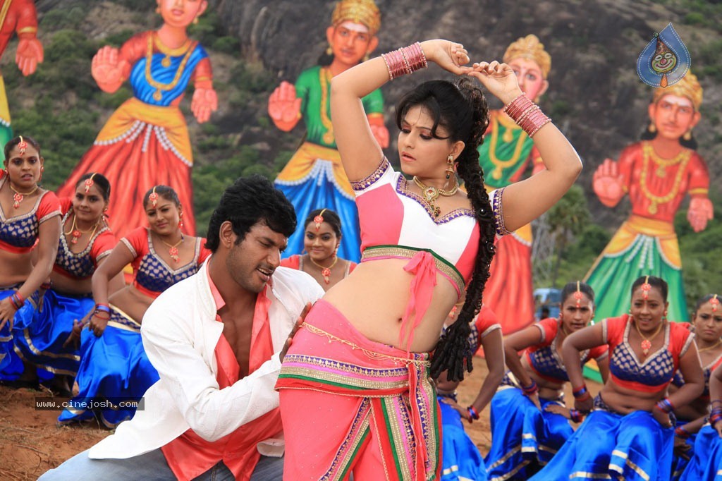 Madha Gaja Raja Tamil Movie Stills - 23 / 35 photos