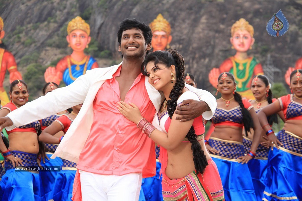 Madha Gaja Raja Tamil Movie Stills - 29 / 35 photos