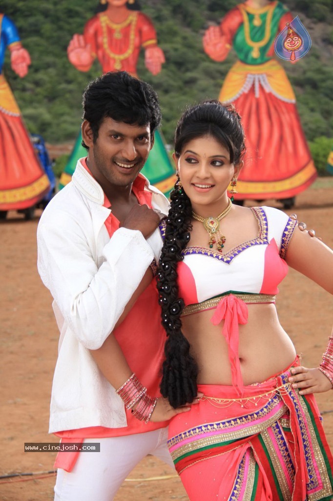 Madha Gaja Raja Tamil Movie Stills - 33 / 35 photos