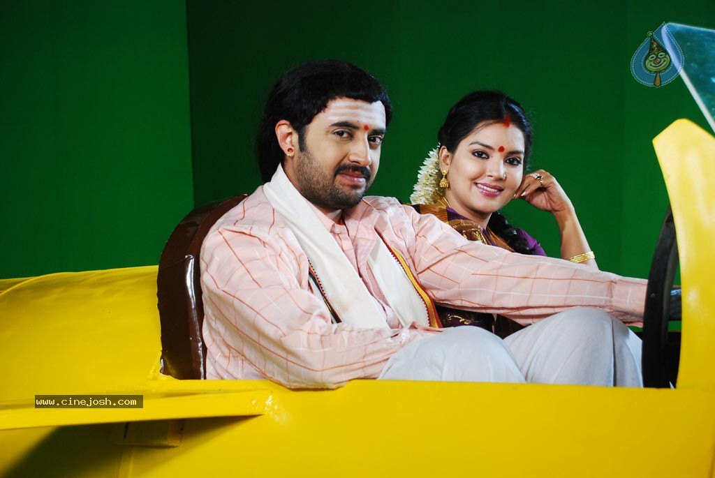 Madisar Mami Tamil Movie Hot Stills - 11 / 98 photos