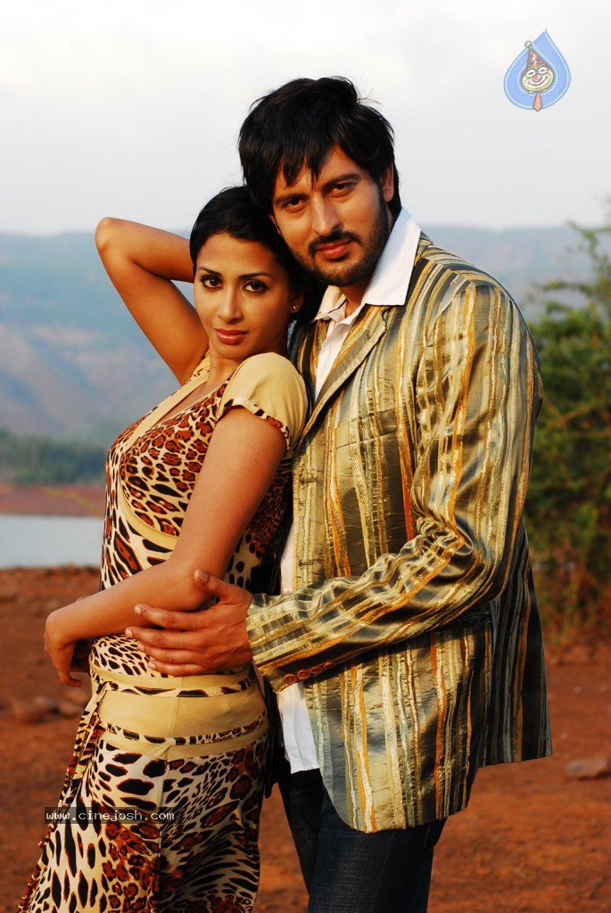 Madisar Mami Tamil Movie Hot Stills - 51 / 98 photos