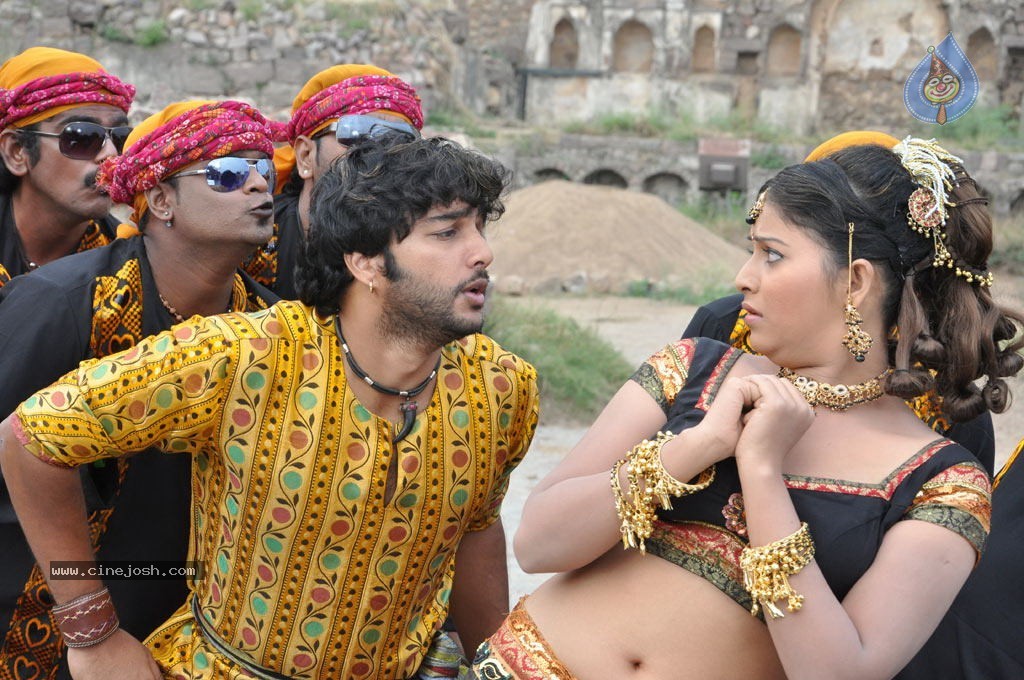 Maharaja Tamil Movie Hot Stills - 12 / 38 photos